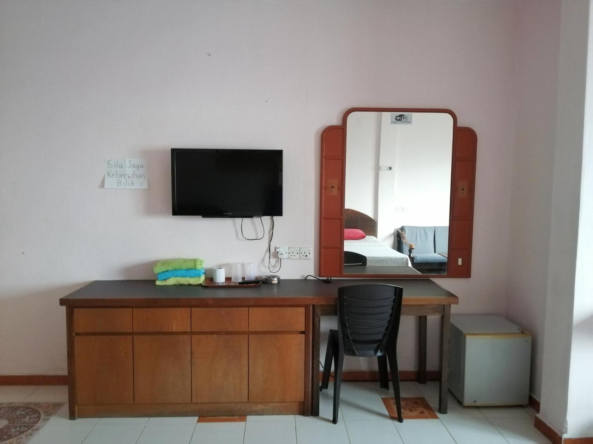 New Budget Inn Hotel Chukai Extérieur photo