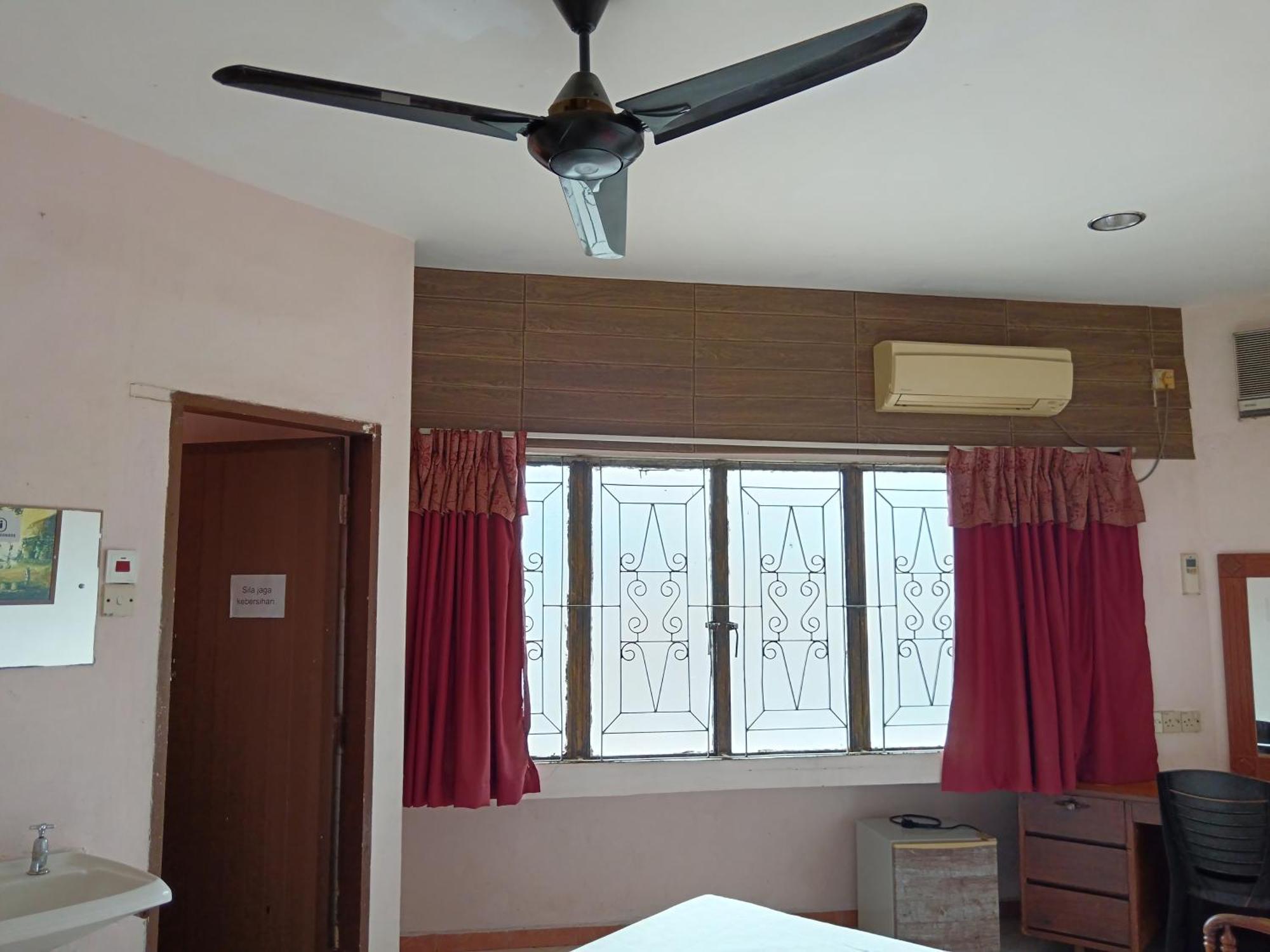 New Budget Inn Hotel Chukai Extérieur photo
