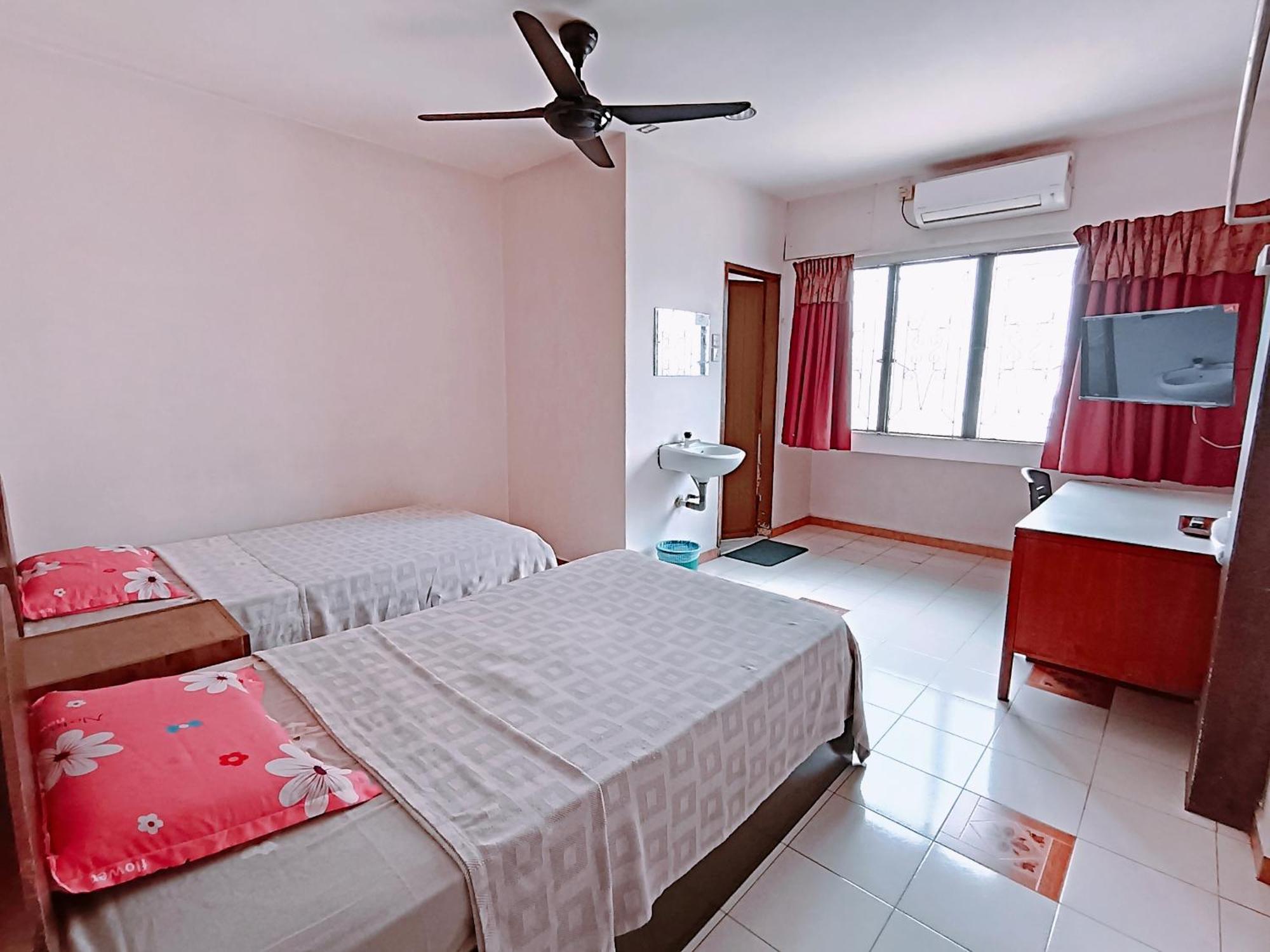 New Budget Inn Hotel Chukai Extérieur photo